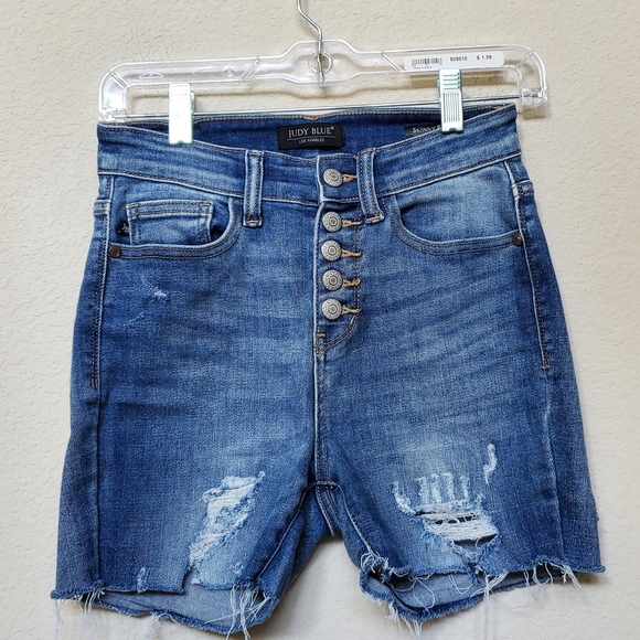 Judy Blue Pants - Judy Blue Women's Distressed Skinny Fit Denim Shorts.  Size 0